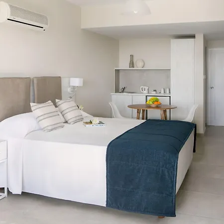 Louis Paphos Breeze Hotel